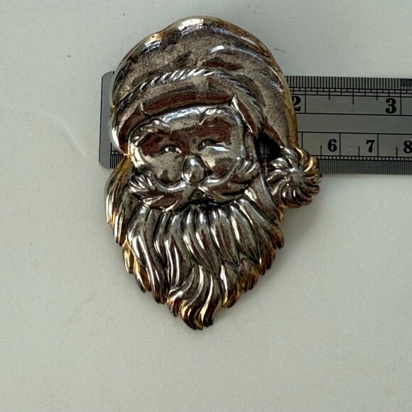 Vintage Santa Claus Face Brooch Pin Silver & Gold Tone Metal Christmas Jewelry - Picture 4 of 4